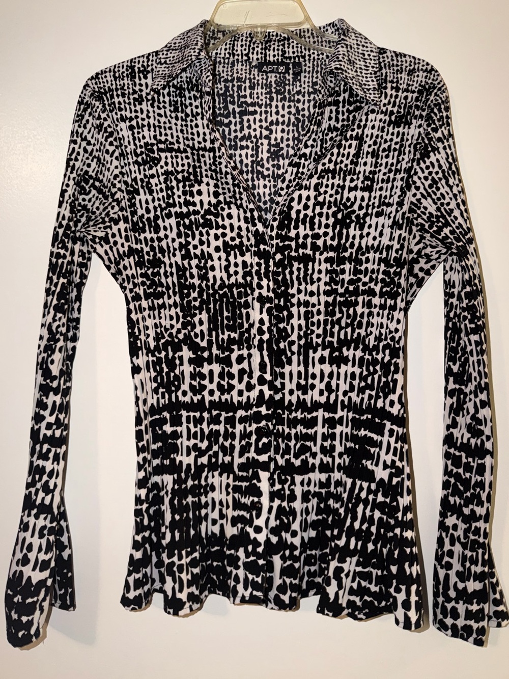 Women’s Apt. 9 Button Down Shirt